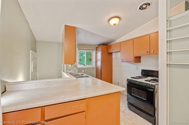 1178 Dudley Avenue, Pontiac, MI 48342