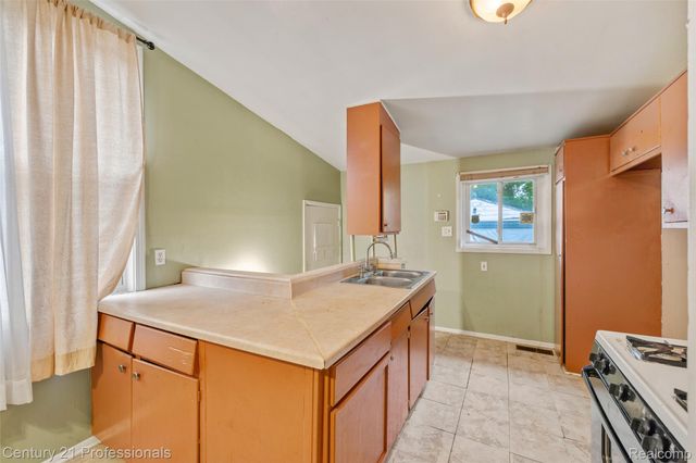 1178 Dudley Avenue, Pontiac, MI 48342