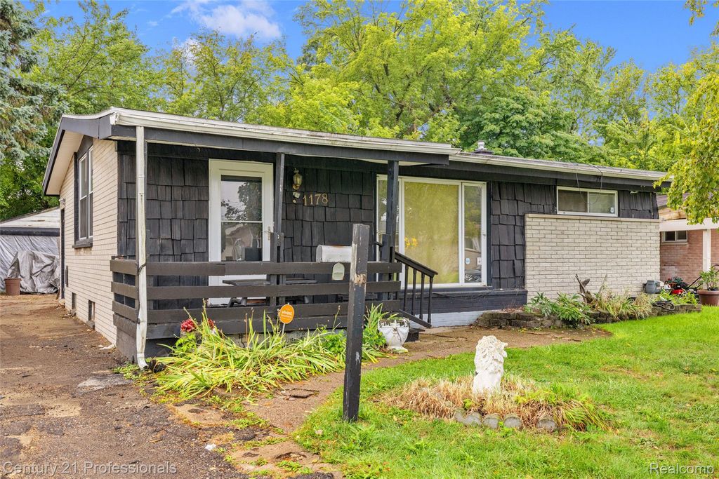1178 Dudley Avenue, Pontiac, MI 48342