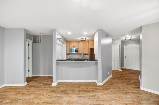6048 Chasewood Parkway 1, Minnetonka, MN 55343