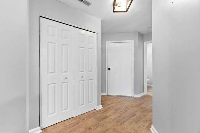 6048 Chasewood Parkway 1, Minnetonka, MN 55343
