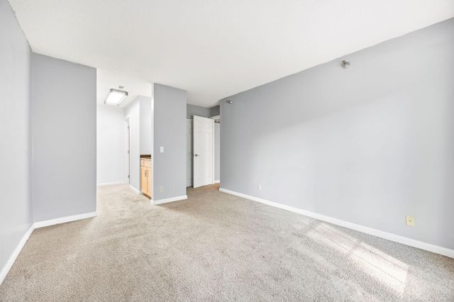 6048 Chasewood Parkway 1, Minnetonka, MN 55343