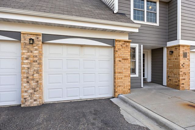6048 Chasewood Parkway 1, Minnetonka, MN 55343