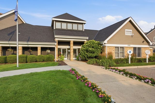 6048 Chasewood Parkway 1, Minnetonka, MN 55343