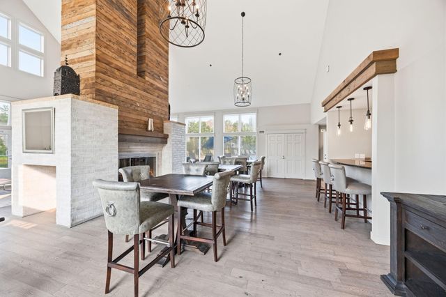 6048 Chasewood Parkway 1, Minnetonka, MN 55343