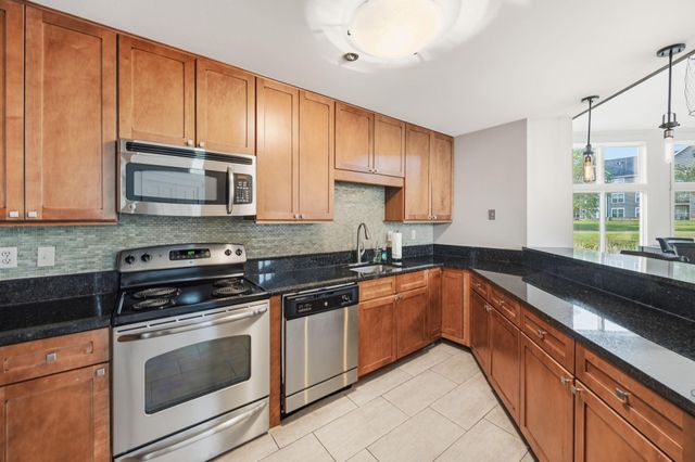 6048 Chasewood Parkway 1, Minnetonka, MN 55343