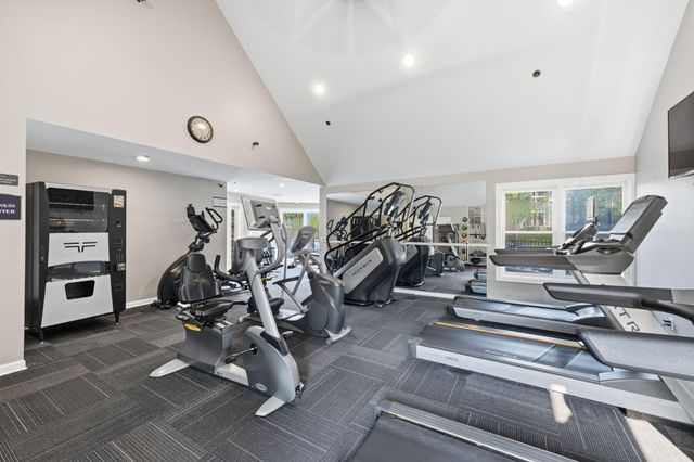 6048 Chasewood Parkway 1, Minnetonka, MN 55343