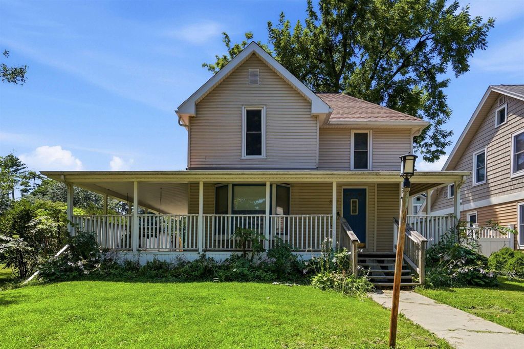 307 Olive Street, Cedar Falls, IA 50613