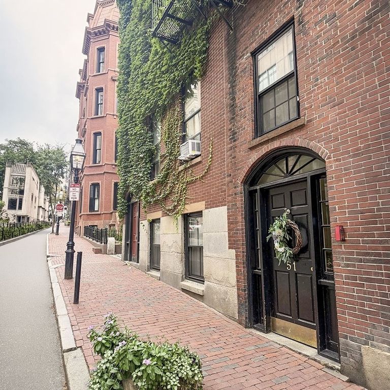 51 Hancock St 3, Boston, MA 02114
