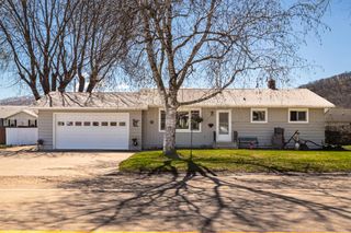 1367 County 25, La Crescent, MN 55947