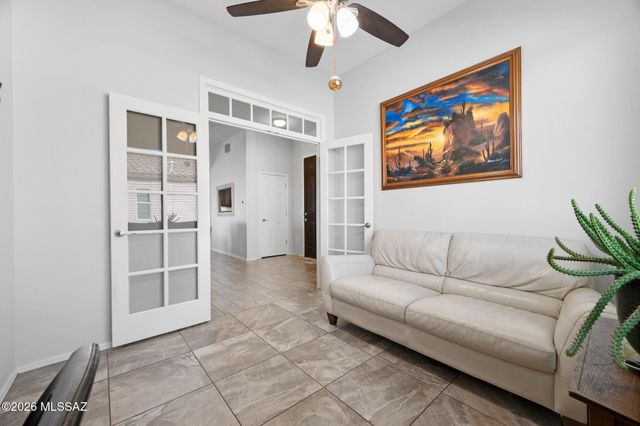 940 N Observation Trail, Green Valley, AZ 85614