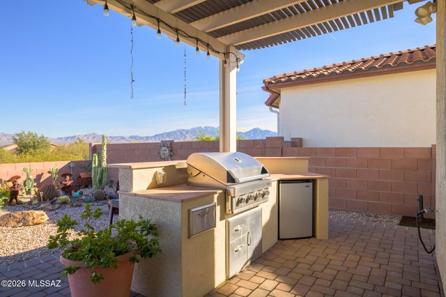 940 N Observation Trail, Green Valley, AZ 85614