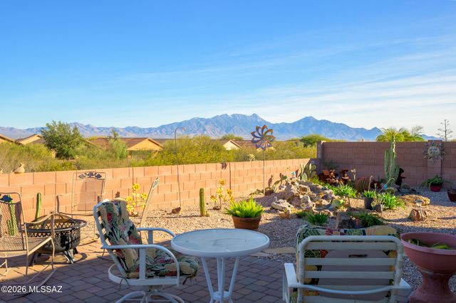 940 N Observation Trail, Green Valley, AZ 85614