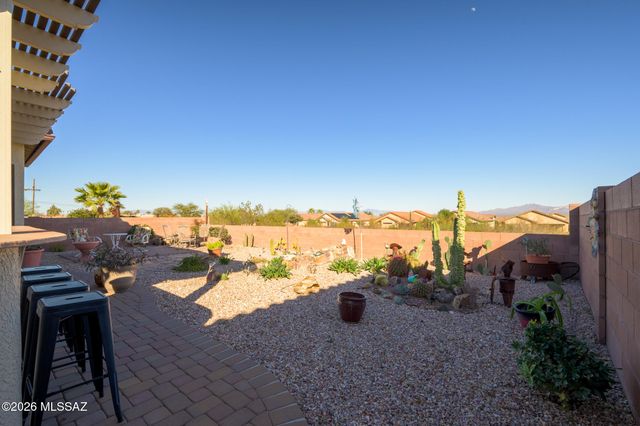 940 N Observation Trail, Green Valley, AZ 85614