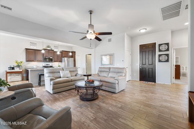 940 N Observation Trail, Green Valley, AZ 85614