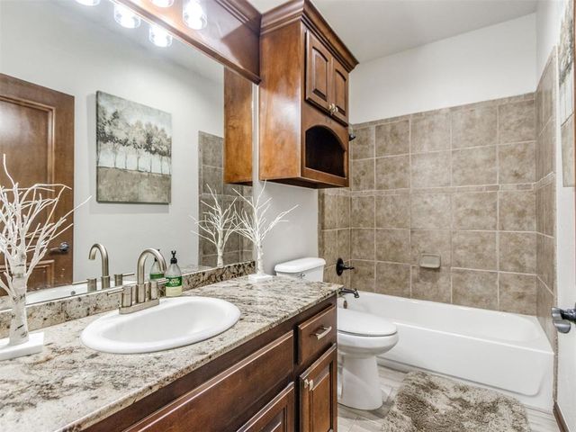 1017 W Camellia Way, Mustang, OK 73064