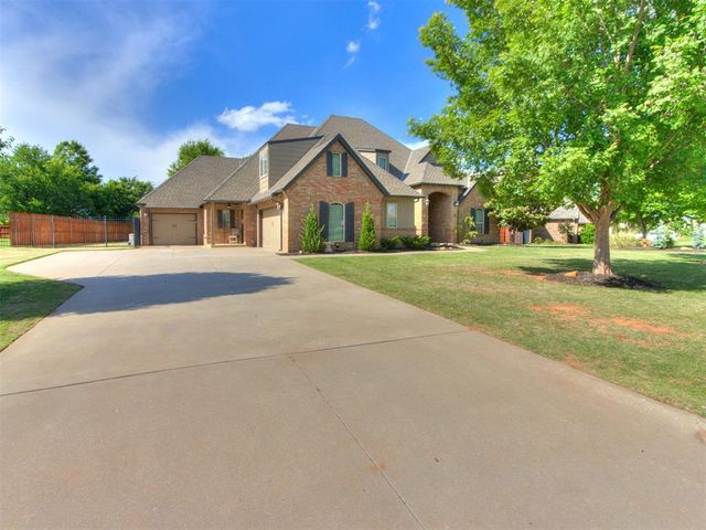 1017 W Camellia Way, Mustang, OK 73064