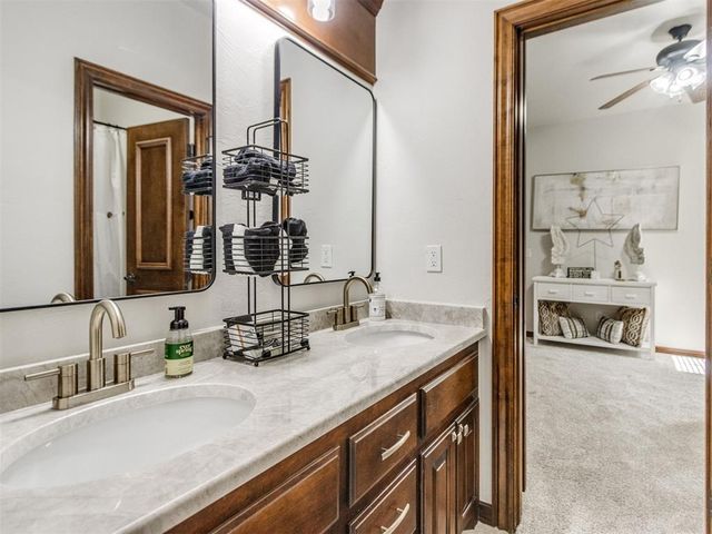 1017 W Camellia Way, Mustang, OK 73064