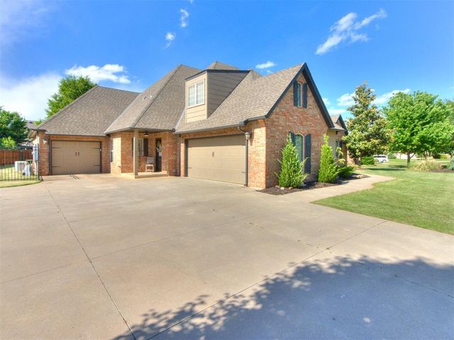 1017 W Camellia Way, Mustang, OK 73064