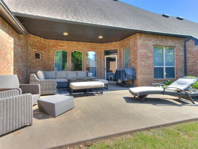 1017 W Camellia Way, Mustang, OK 73064