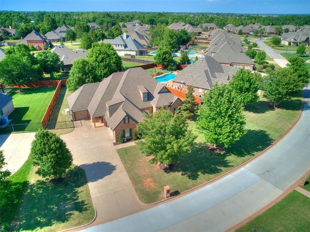 1017 W Camellia Way, Mustang, OK 73064