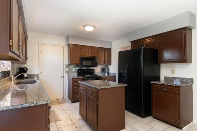 6049 Tosha Drive, Burlington, KY 41005