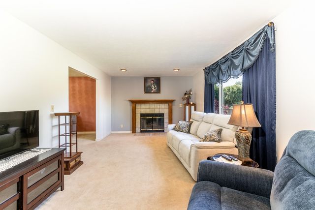 6049 Tosha Drive, Burlington, KY 41005