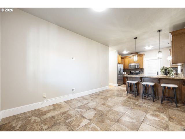 216 Ne TILLAMOOK St A, Portland, OR 97212