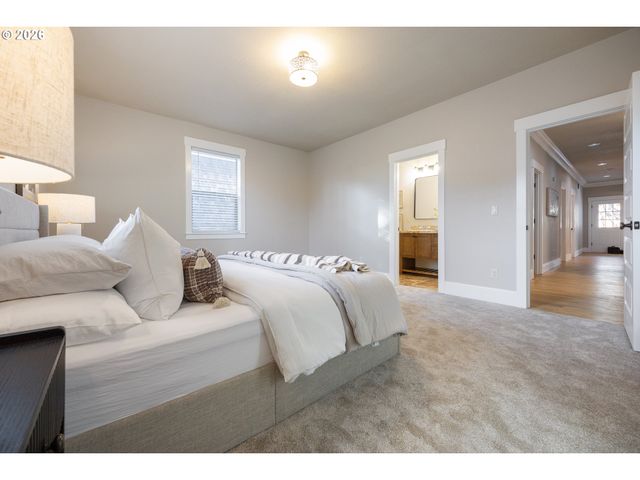 216 Ne TILLAMOOK St A, Portland, OR 97212