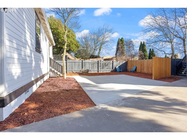 216 Ne TILLAMOOK St A, Portland, OR 97212