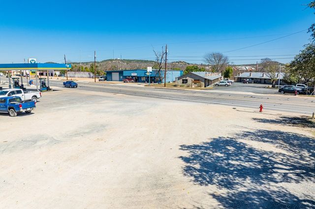 1812 Water St 5-6 Pts, Kerrville, TX 78028