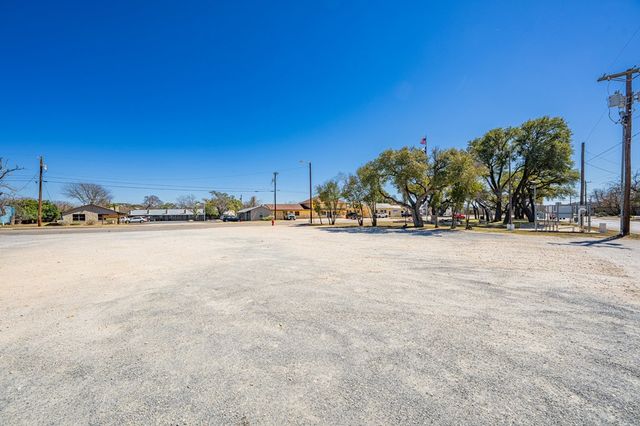 1812 Water St 5-6 Pts, Kerrville, TX 78028