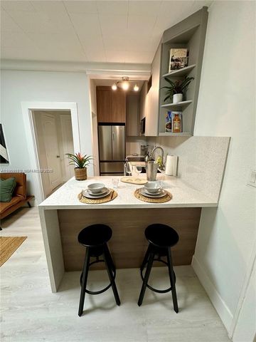 126 Mendoza Ave 2, Coral Gables, FL 33134