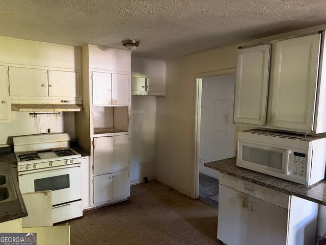 6168 Castlewood Drive, Morrow, GA 30260