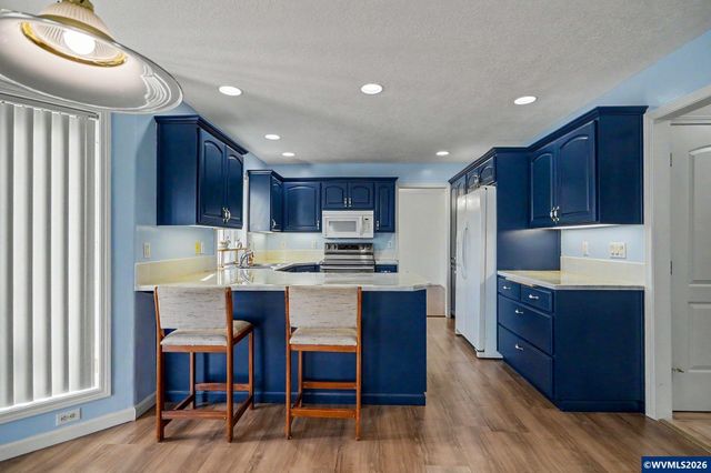 312 SW Cascade Meadow Dr, Sublimity, OR 97385