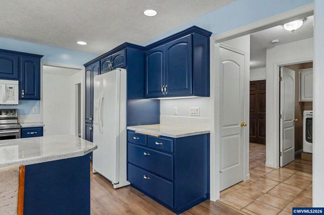 312 SW Cascade Meadow Dr, Sublimity, OR 97385