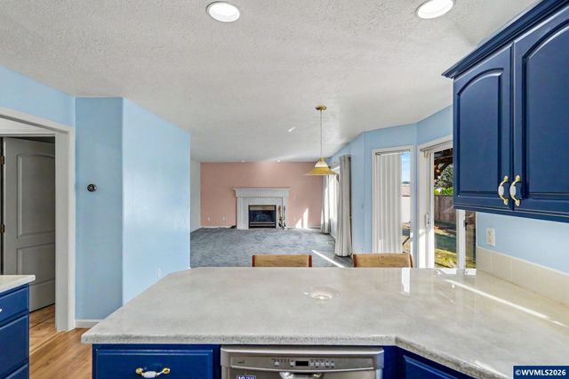 312 SW Cascade Meadow Dr, Sublimity, OR 97385