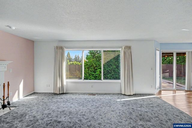 312 SW Cascade Meadow Dr, Sublimity, OR 97385