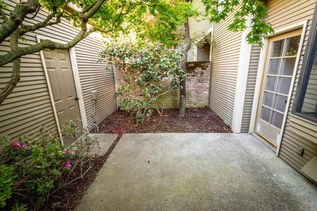 427 Wyndgate Rd, Sacramento, CA 95864