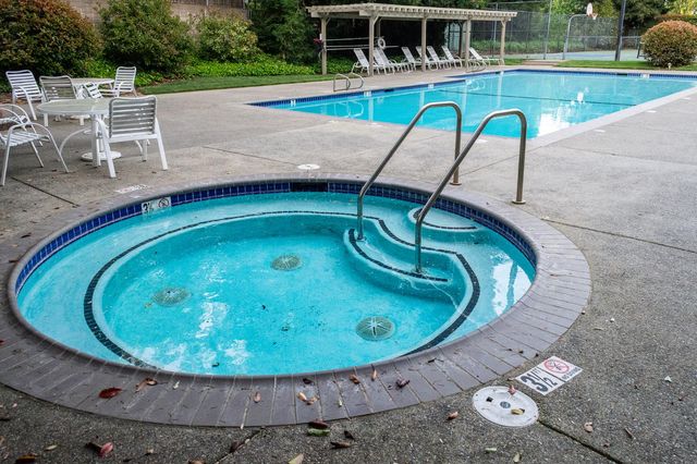 427 Wyndgate Rd, Sacramento, CA 95864