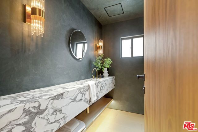 503 J Street, Newport Beach, CA 92661