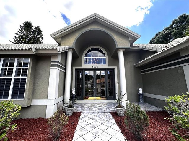 8935 JONATHAN MANOR DRIVE, Orlando, FL 32819