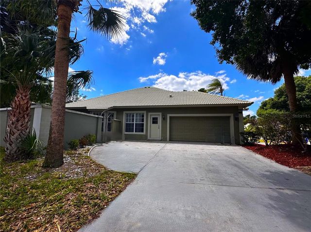 8935 JONATHAN MANOR DRIVE, Orlando, FL 32819