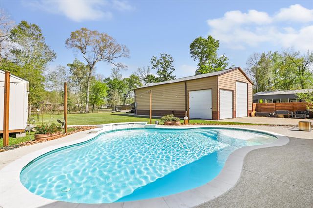 175 Road 66121, Dayton, TX 77535