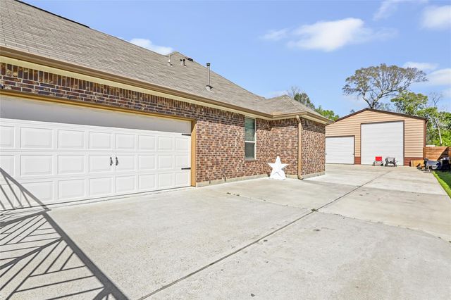 175 Road 66121, Dayton, TX 77535