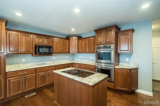 10015 E Carmen Place, Bonne Terre, MO 63628