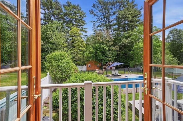 84 Patricia Ln, Weymouth, MA 02190