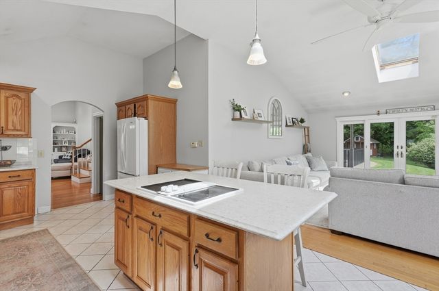 84 Patricia Ln, Weymouth, MA 02190