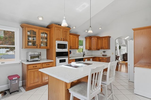 84 Patricia Ln, Weymouth, MA 02190