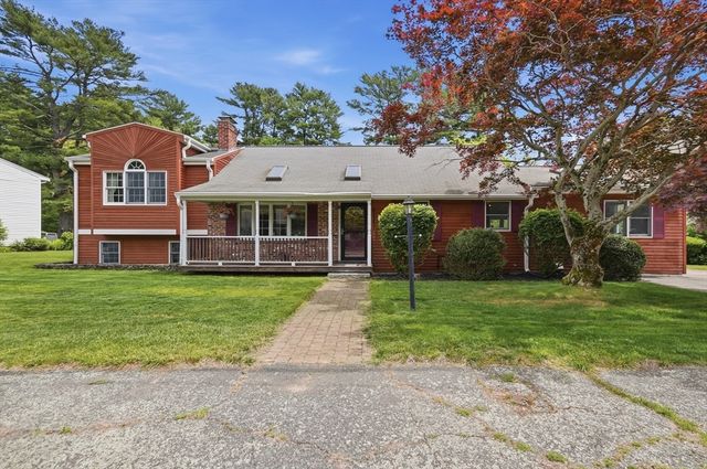 84 Patricia Ln, Weymouth, MA 02190